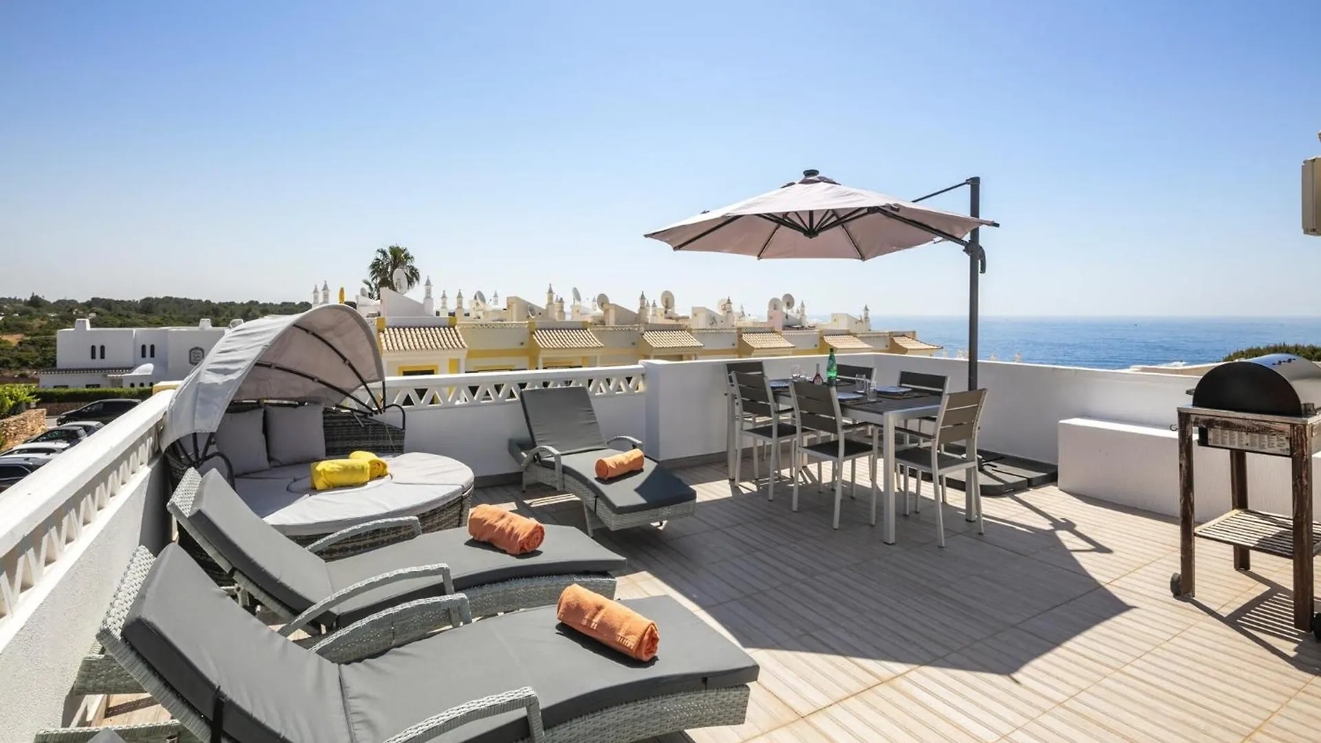 Semesterbostad Modern Apartment With Sea Views, Terrace Benagil