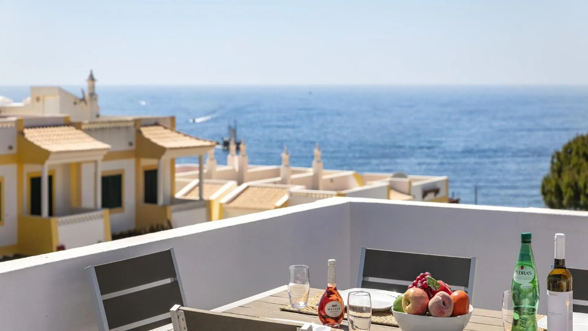 Modern Apartment With Sea Views, Terrace Benagil Portugal